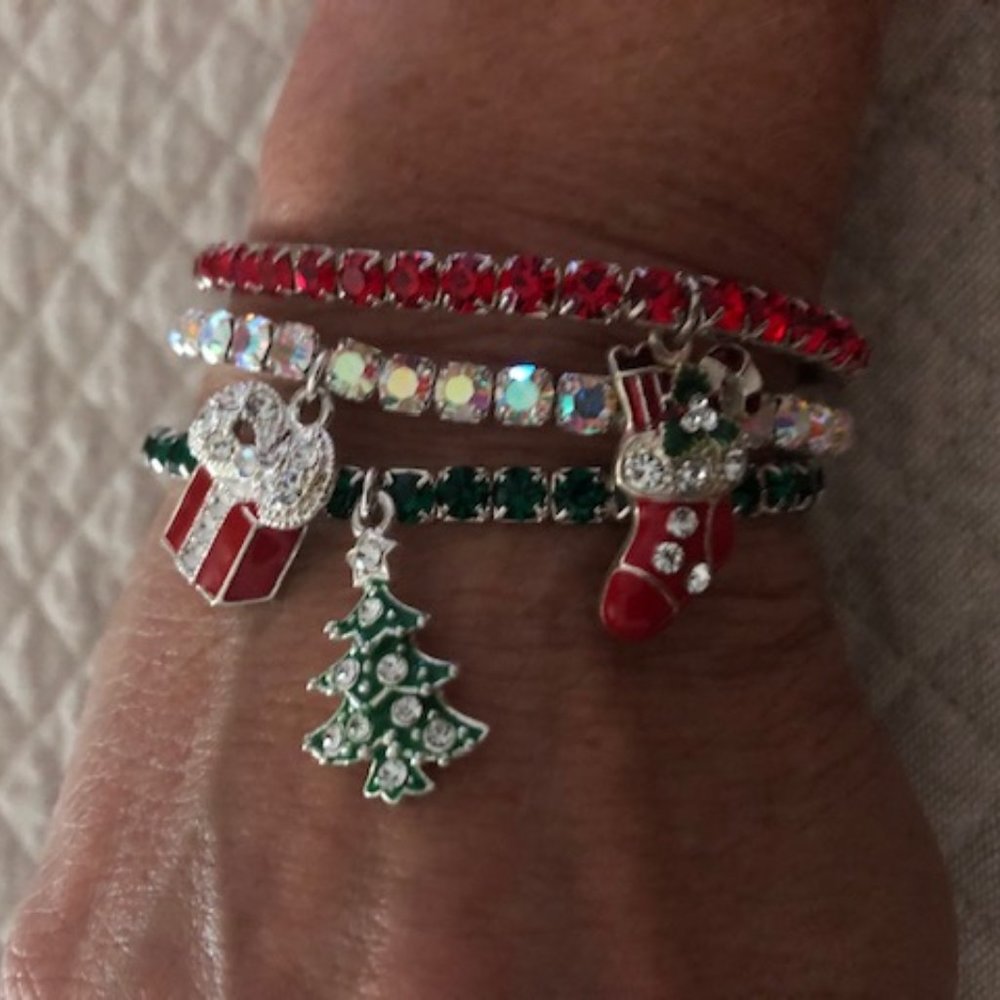 SET OF 3 CRYSTAL STRETCH BRACELTS/ENAMEL CHARMS